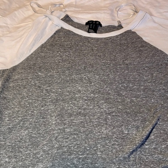 Grey and white medium sleeve top - Picture 4 of 6